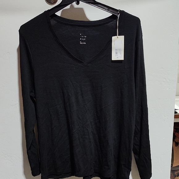 a new day Tops - Black Long Sleeve V-Neck Top, 2x, New With Tags